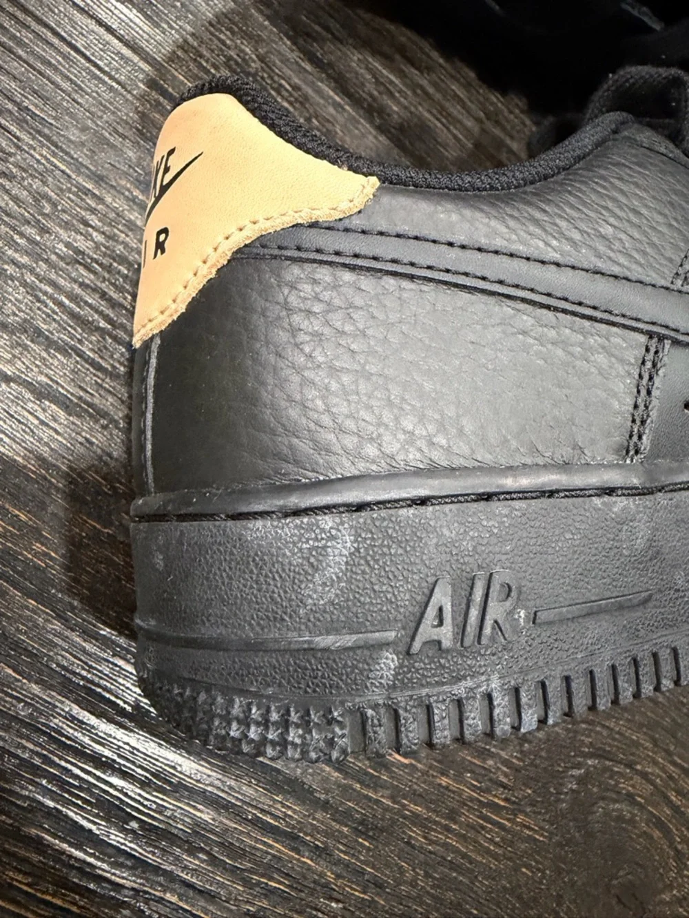 Nike Air Force 1 LV8 AF1 Black/Gum Leather Sneaker Size 6.5Y